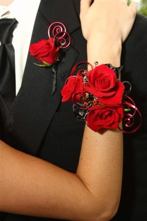 red corsage and boutonniere set|beautiful corsages and boutonnieres.